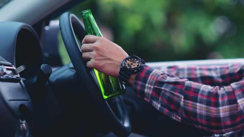 Pijany kierowca z licznymi zakazami jazdy przechwycony przez policję w Brodnicy