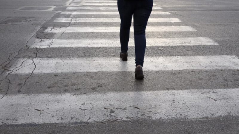 Bezpieczni Piesi – Policja Kontroluje Ruch na Kujawach