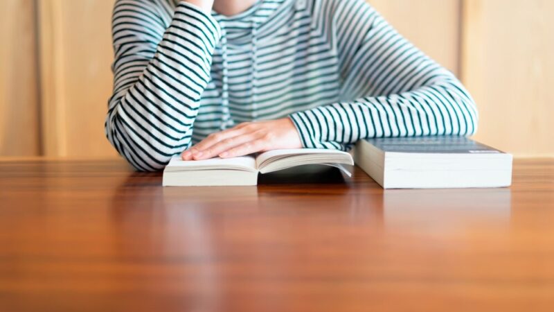 Bezpieczne ferie: Kluczowe zasady dla młodzieży